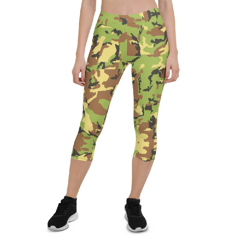 Green Camo Capri Leggings, Casual Camouflage Army Print Women's Tights-Made in USA/EU Elegant Satin Finish Leggings