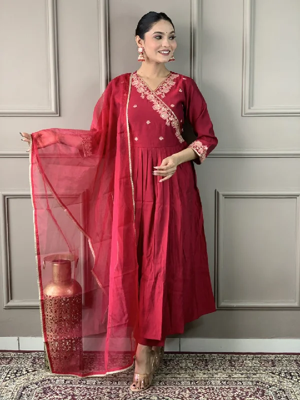 Women V Neck Embroidered Work Chanderi Cotton Fabric Kurta & Pant With Dupatta Set - Taantav Wide-Legged Palazzos