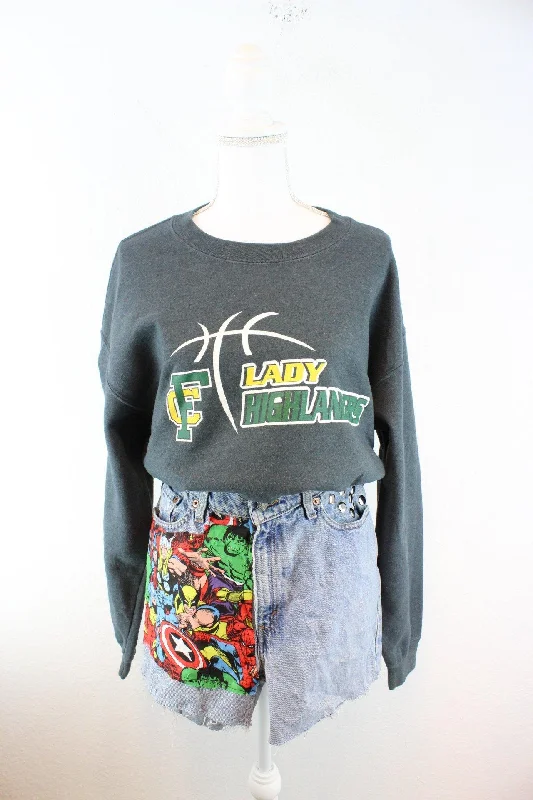 Vintage Lady Highlanders Sweatshirt (M) Hoodie with Crew Neck Simple Timeless