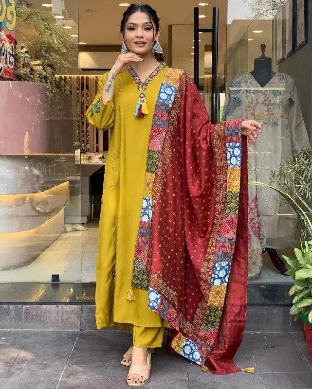 Women V Neck Embroidered Work, Chanderi Fabric Kurta & Pant With Dupatta Set - Taantav Relaxed Lounge Trousers