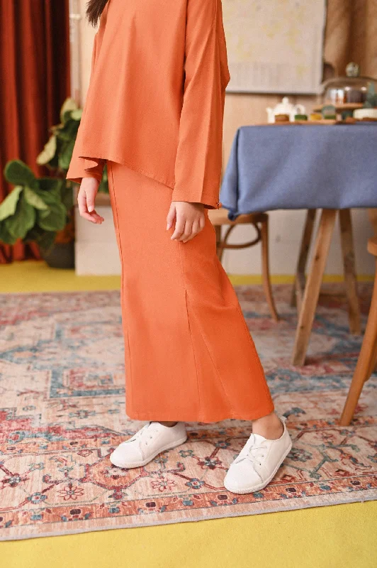 The Tanah Glory Skirt - Brown pencil skirt chic