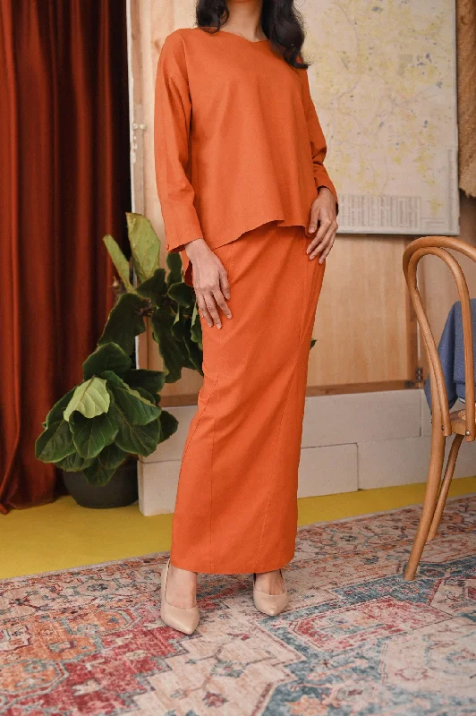 The Tanah Women Glory Skirt - Brown lightweight skirt design