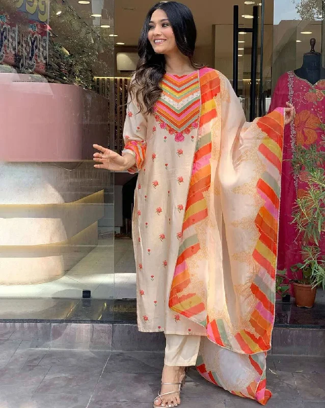 Women Round Neck Embroidered Work, Chanderi Fabric Kurta & Pant With Dupatta Set - Taantav Classic Straight-Leg Pants