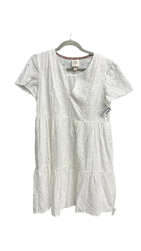 Dress Casual Short By Knox Rose In White, Size: M